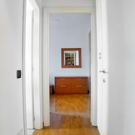 Cozy And Charming 2-bedroom In Isola With Big Terrace *