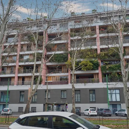 Cozy And Charming 2-bedroom In Isola With Big Terrace