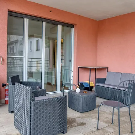 Apartment Cozy And Charming 2-bedroom In Isola With Big Terrace *