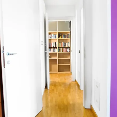 Cozy And Charming 2-bedroom In Isola With Big Terrace * Milan