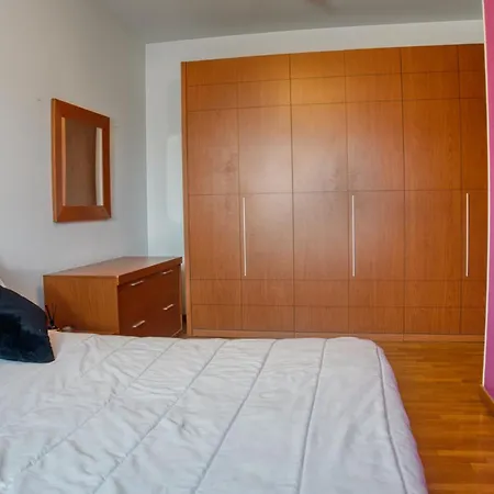 Apartment Cozy And Charming 2-bedroom In Isola With Big Terrace Milan