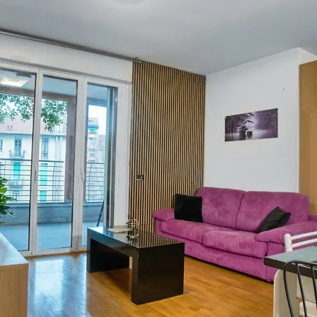 Cozy And Charming 2-bedroom In Isola With Big Terrace *